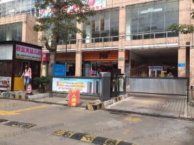 海南?？谲嚺谱R(shí)別加廣告道閘